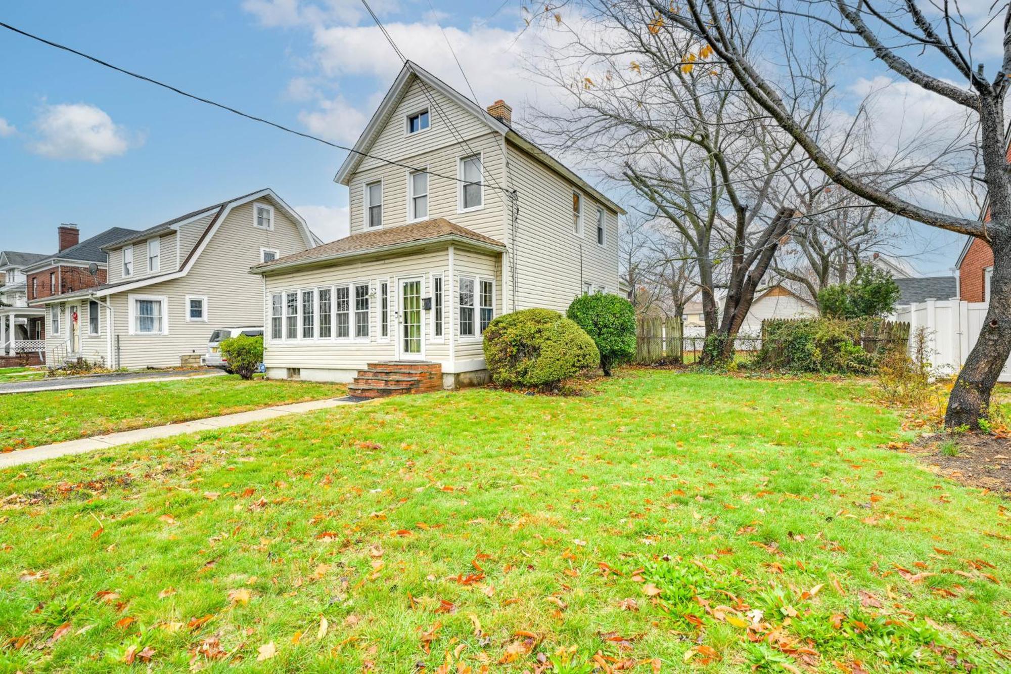 Charming Long Island Home With Fenced Yard! Freeport Exteriör bild