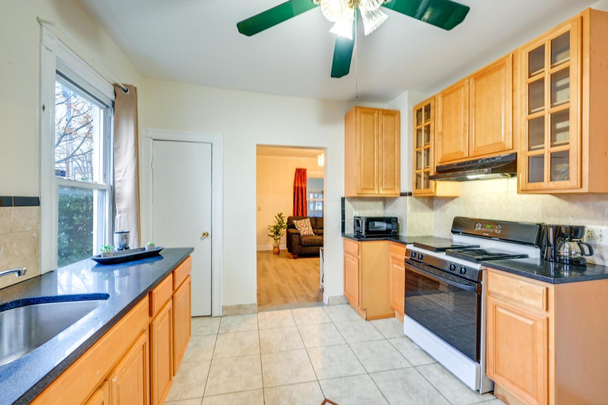 Charming Long Island Home With Fenced Yard! Freeport Exteriör bild