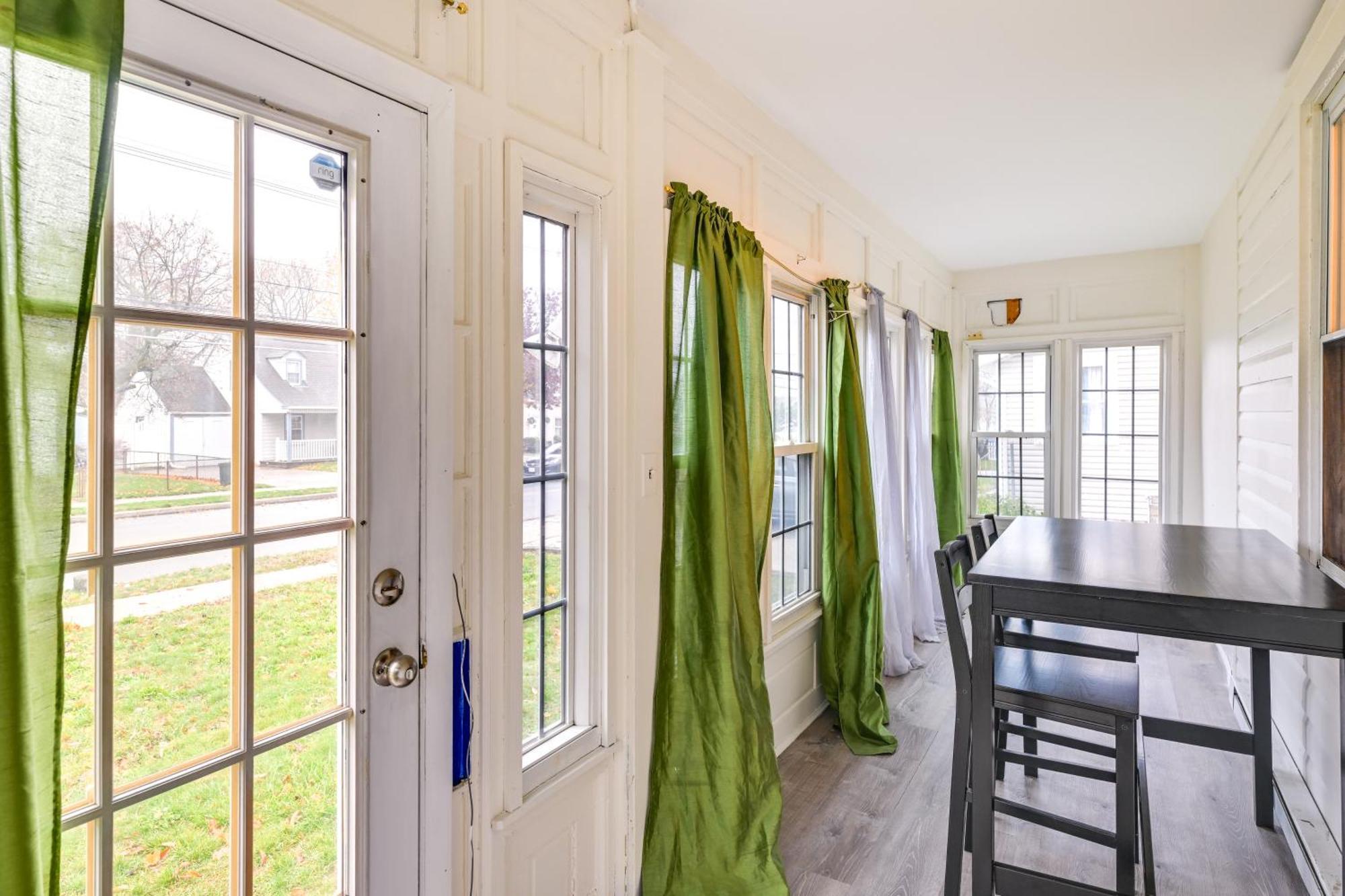 Charming Long Island Home With Fenced Yard! Freeport Exteriör bild