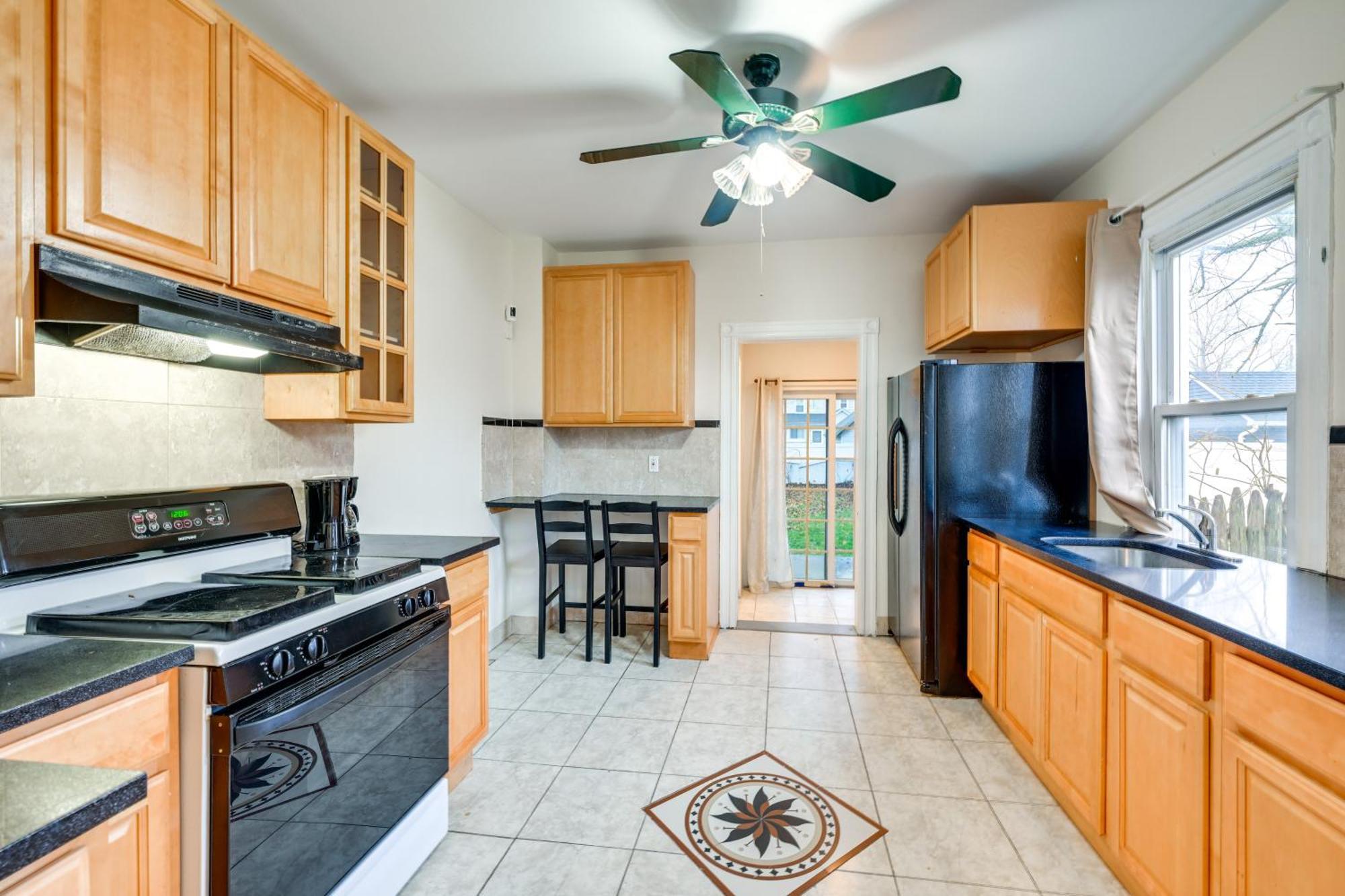 Charming Long Island Home With Fenced Yard! Freeport Exteriör bild
